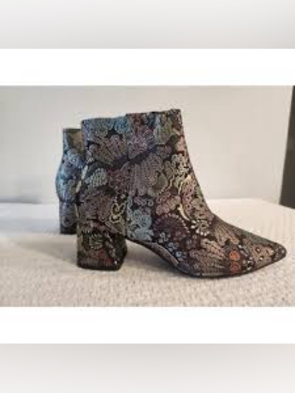 Gianni Bini NWOT Black Brocade Ankle Booties with Metallic Floral Threads, Size